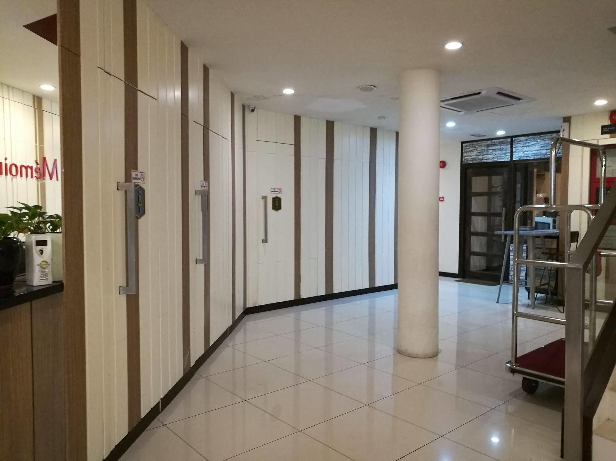 Memoire Hornbill Hotel Kuching Exterior photo