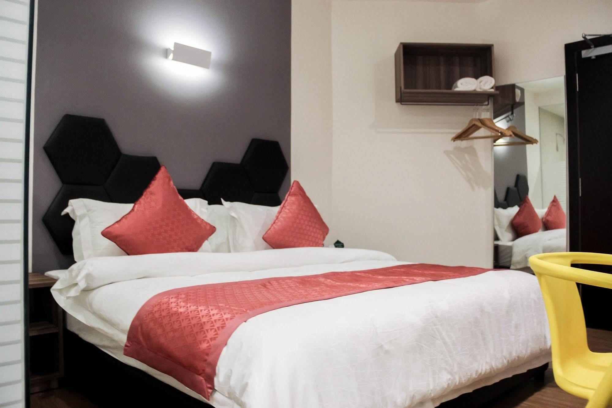 Memoire Hornbill Hotel Kuching Exterior photo