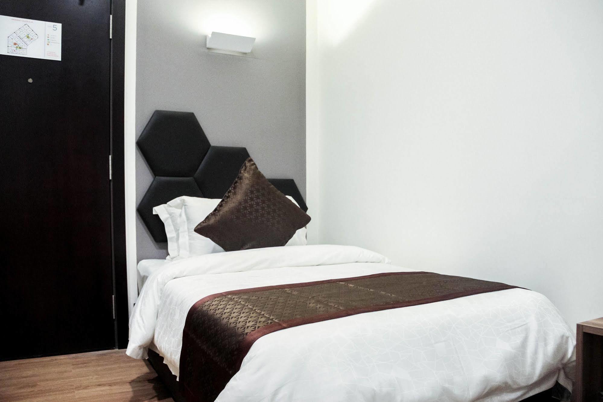 Memoire Hornbill Hotel Kuching Exterior photo