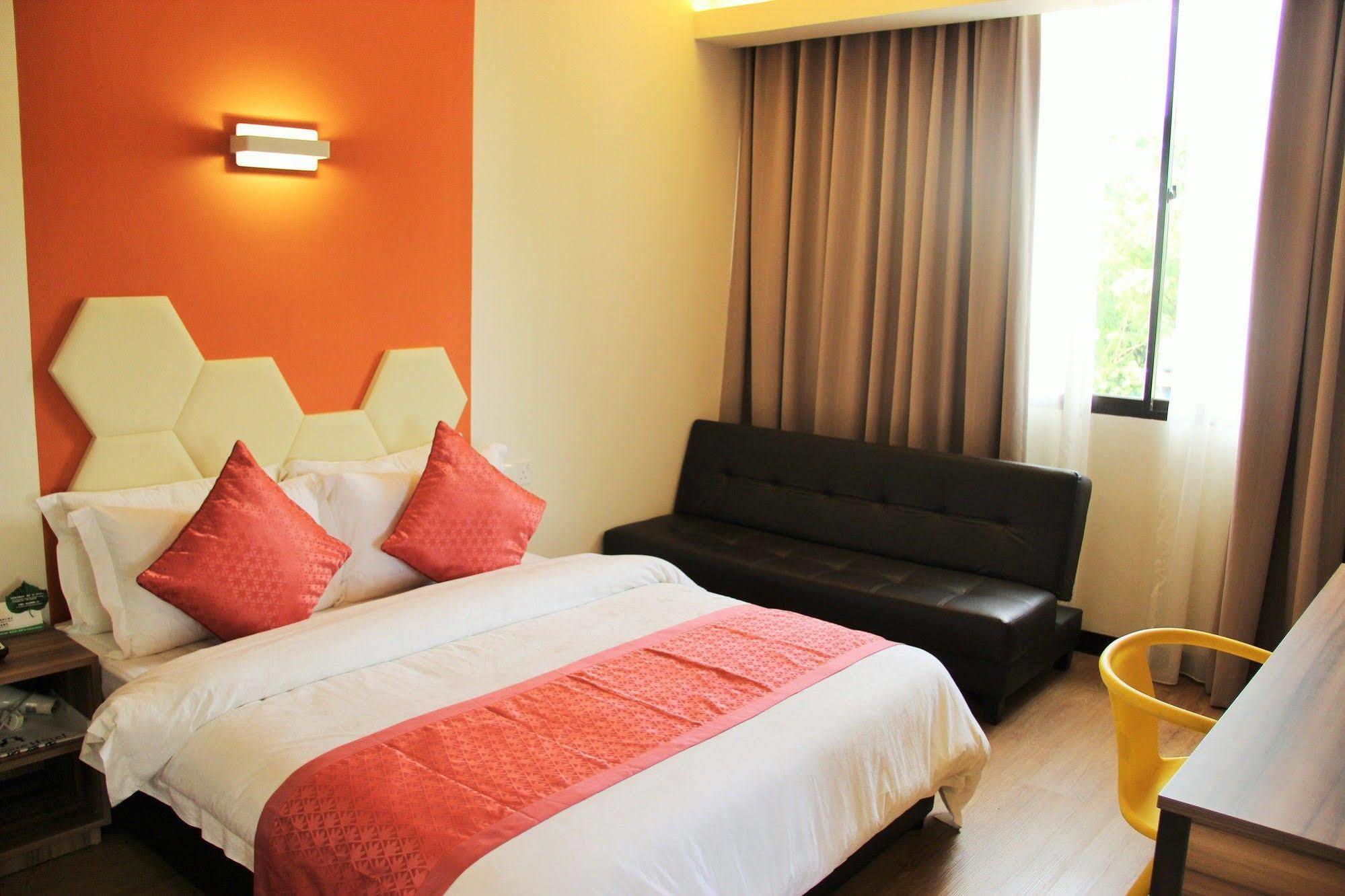 Memoire Hornbill Hotel Kuching Exterior photo
